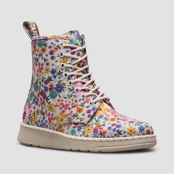 Dr. Martens Shoes - NEWTON WANDERLUST